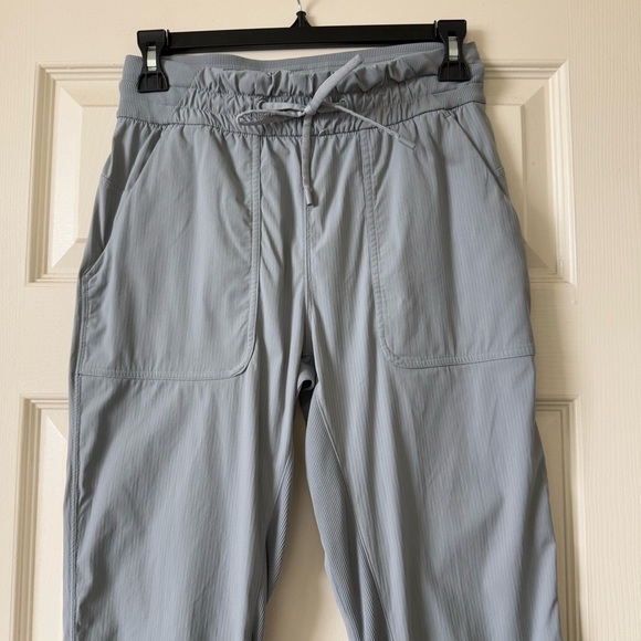 Lululemon Beyond Studio Jogger Pants Straight Leg Slim Fit Luxtreme Gray Size 4 - Picture 4 of 14